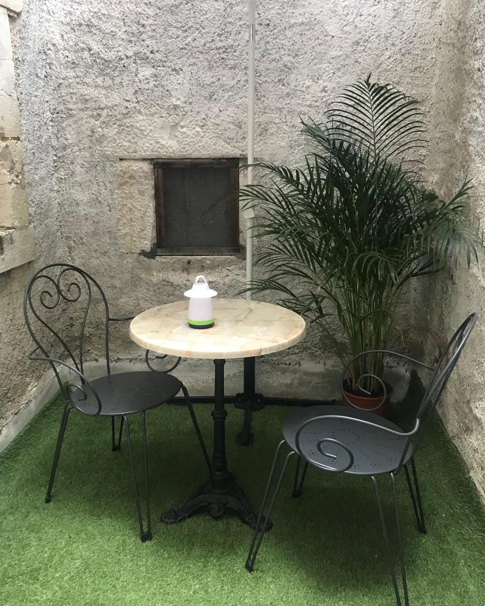 Ferienwohnung Le Pastore Avec Terrasse Dijon Exterior foto